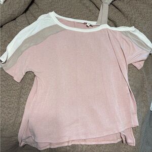 Buckle Pink and White Short Sleeve Off-Shoulder Tee